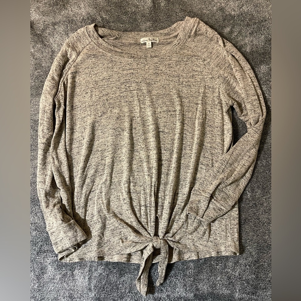 Lightweight sweater size L. Color is similar to Heather gray/tan